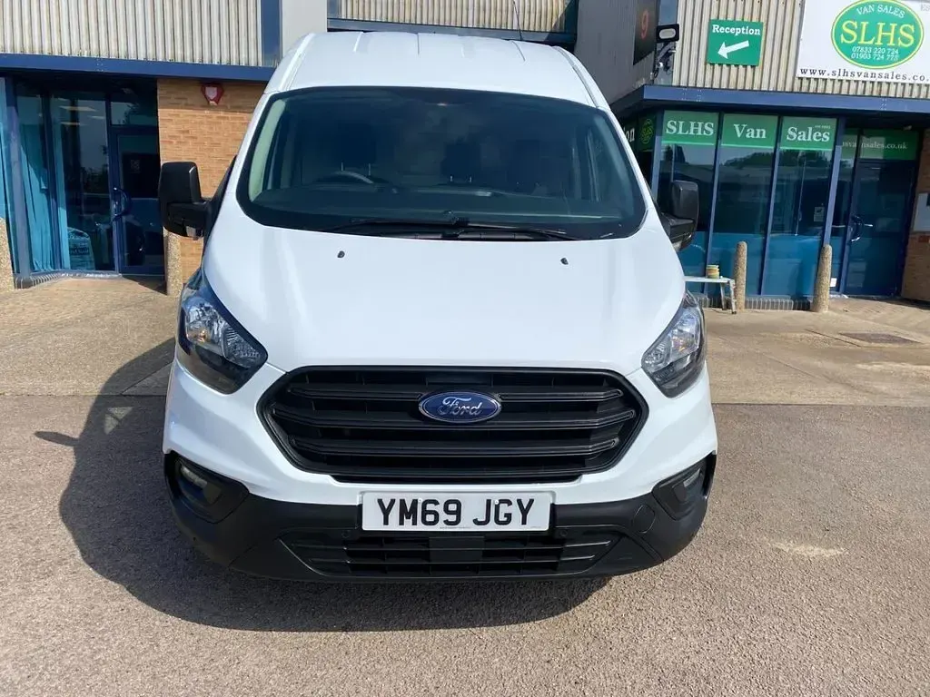 Used Ford Transit Custom S 105 HP (77 kW) 2020 White Van