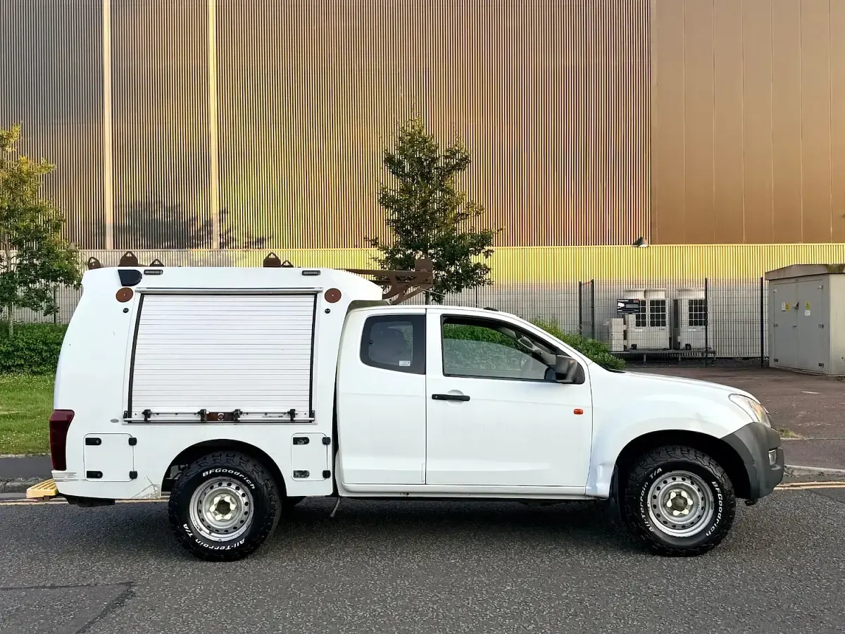 Used Isuzu D-Max 2017 White Pickup