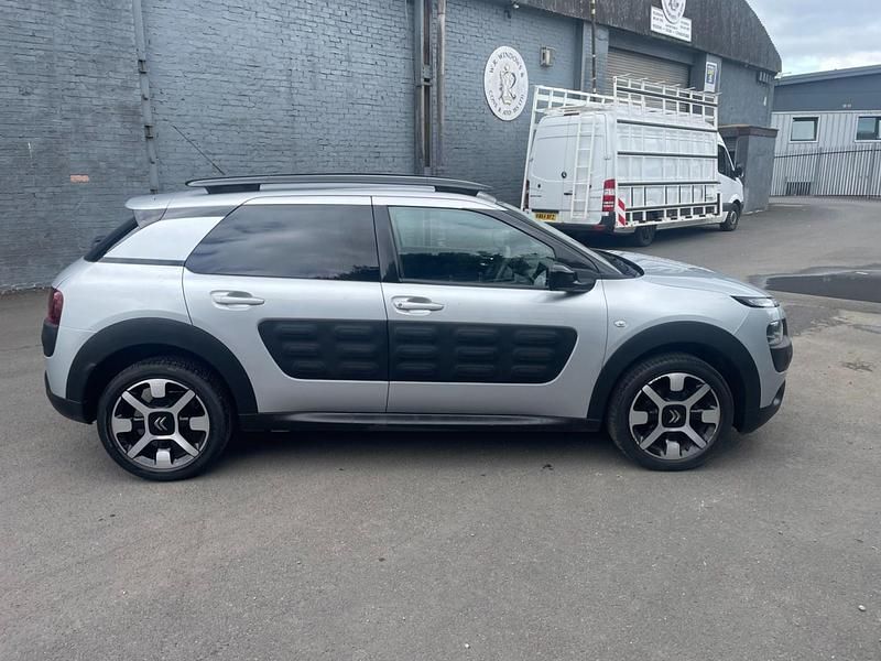 Używany Citroën C4 Cactus Flair 2017 Srebrny Hatchback