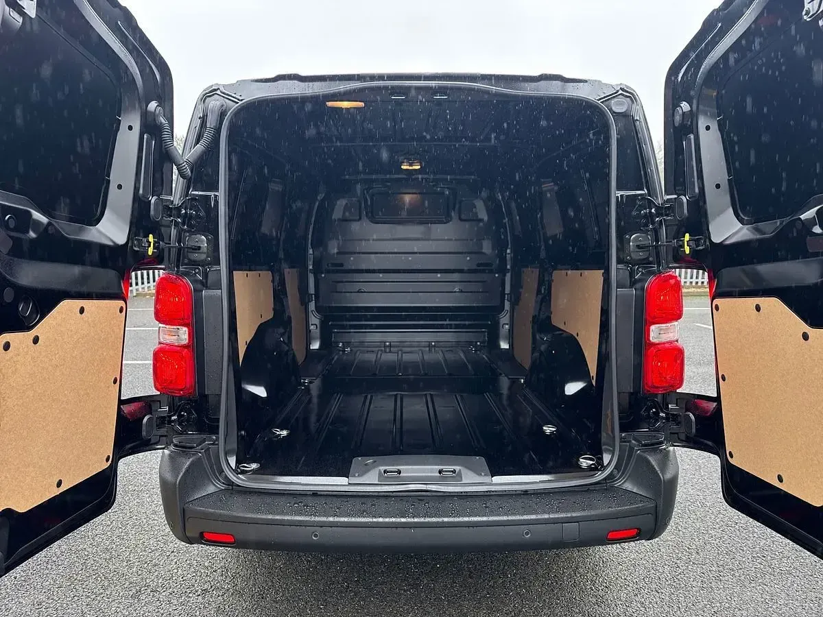 New Vauxhall Vivaro 150 HP (110 kW) 2025 Black MPV