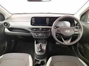New Hyundai i10 Advanced 63 HP (46 kW) 2025 Red Hatchback