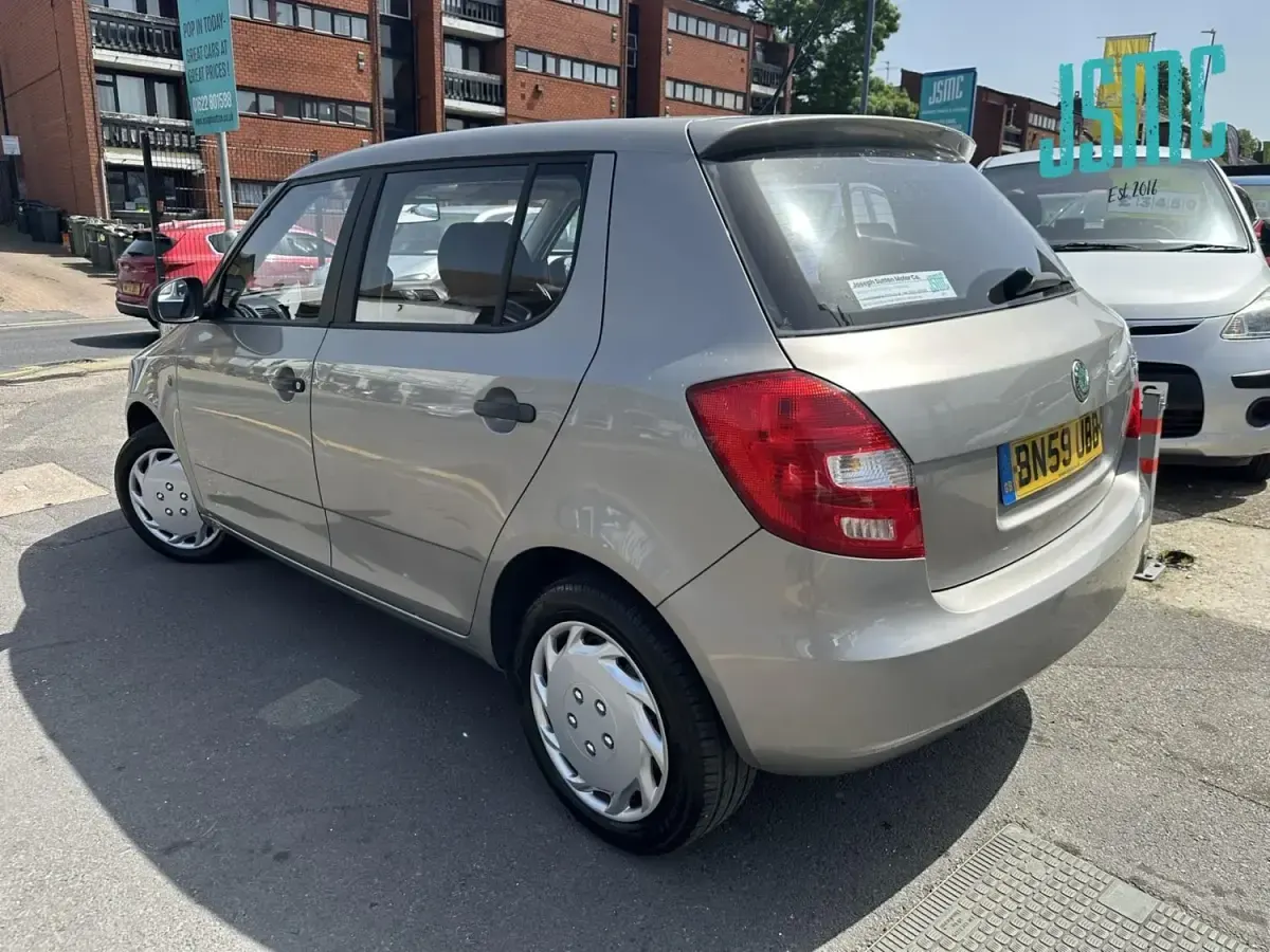 Used Skoda Fabia 70 HP (51 kW) 2009 Beige Hatchback
