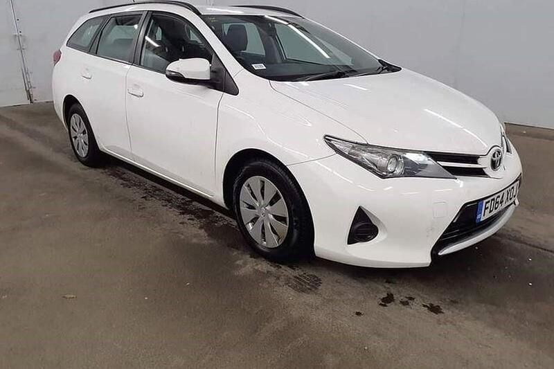 Used 2014 Toyota Auris Touring Sports Active Estate | £4,999 (Fair price) - Image 1/1