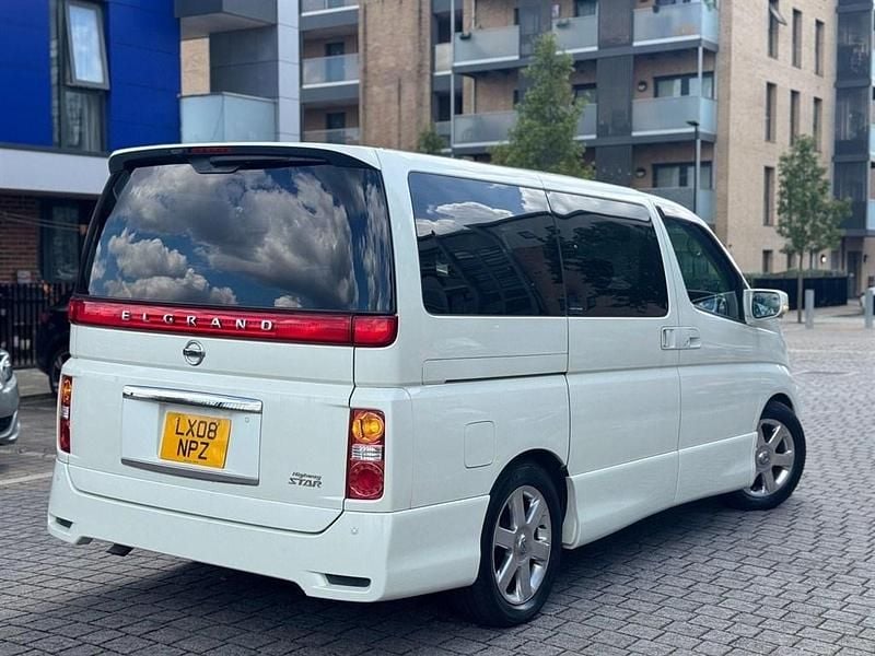Used Nissan Elgrand 2008 White MPV