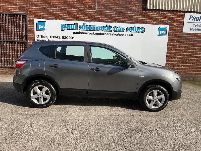 Grey Used 2011 Nissan Qashqai Visia SUV | £2,695 (Good price) - Image 1/4