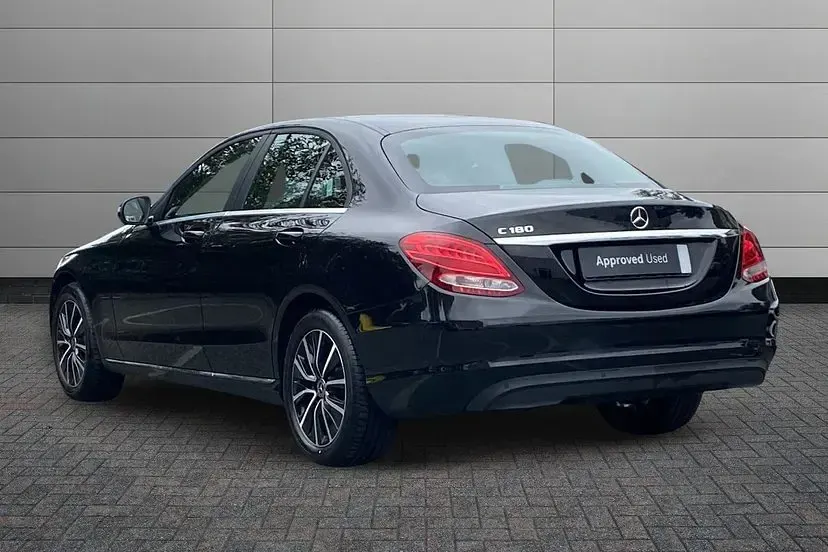 Used Mercedes C180 SE 154 HP (113 kW) 2020 Obsidian black Sedan