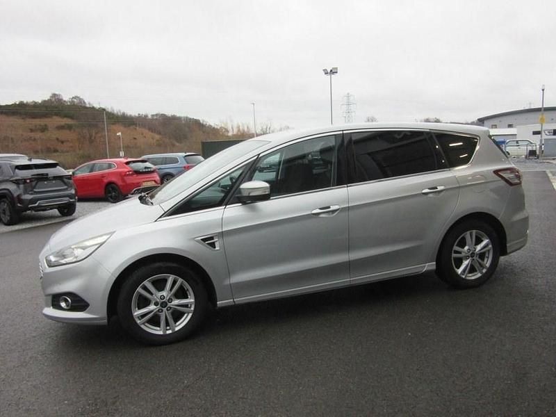 Used Ford S-MAX Titanium 150 HP (110 kW) 2016 Silver MPV