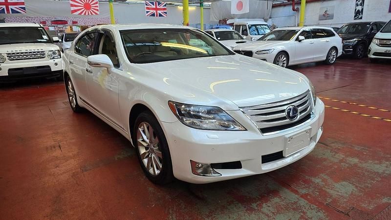 Used Lexus LS600h 2010 White Sedan