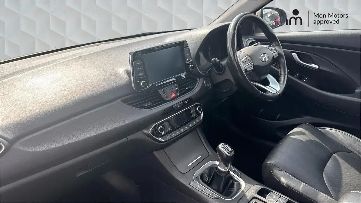 Used Hyundai i30 Premium SE 138 HP (101 kW) 2018 Beige Estate