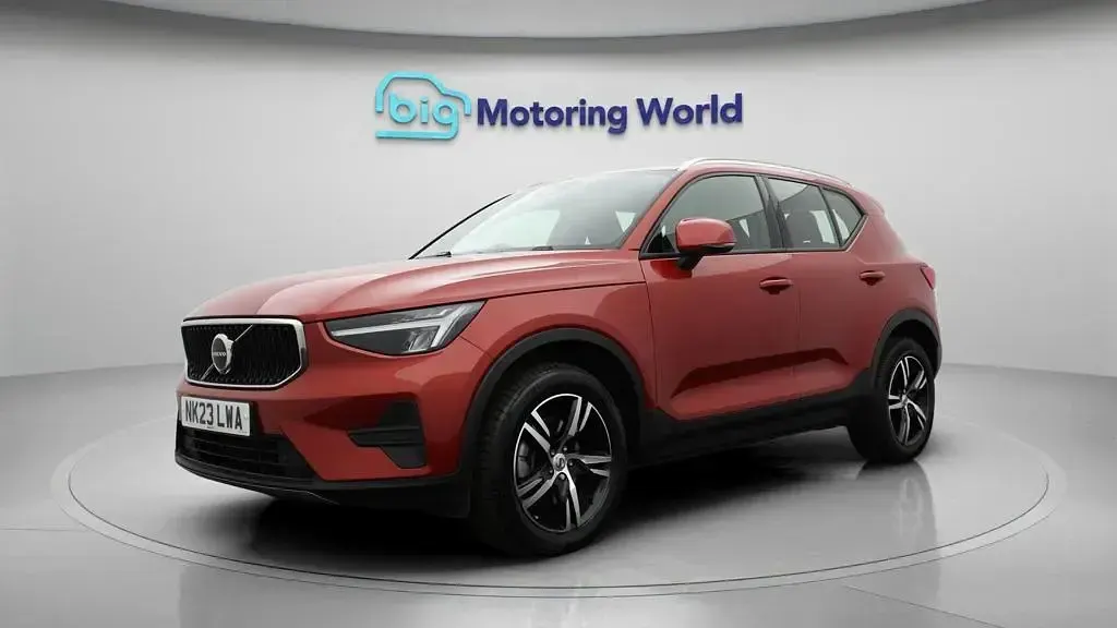 Used Volvo XC40 Core 163 HP (119 kW) 2023 Red SUV