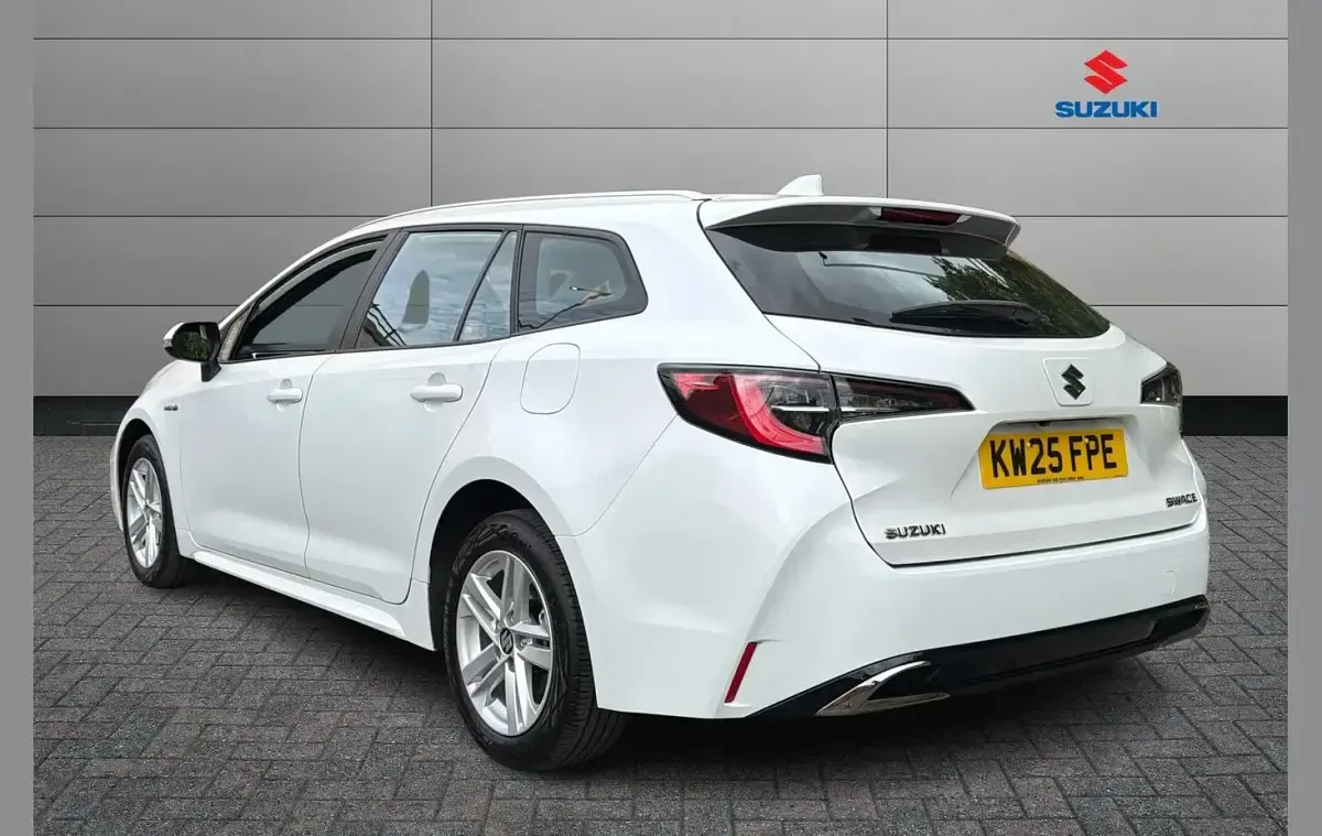 Used Suzuki Swace 140 HP (102 kW) 2025 White Estate