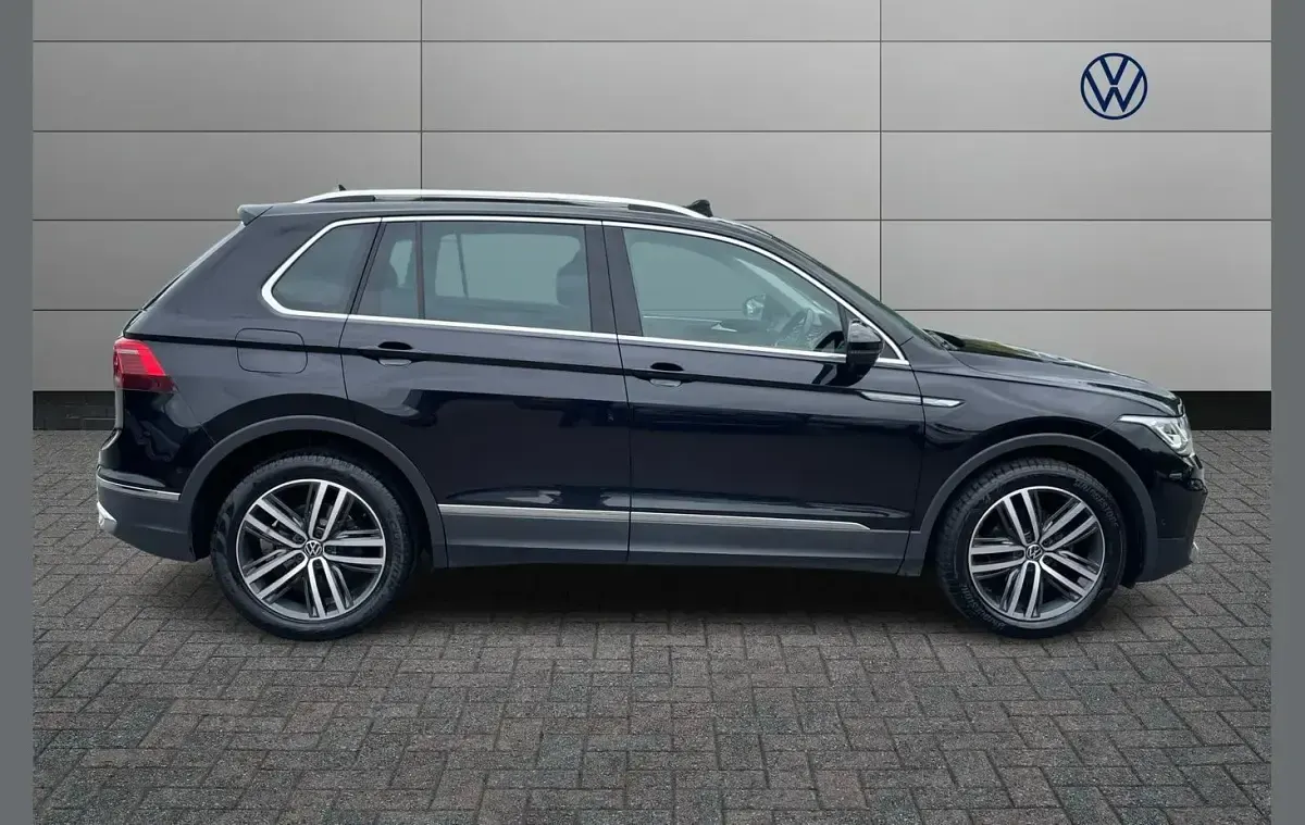 Used VW Tiguan Elegance 150 HP (110 kW) 2023 Black SUV