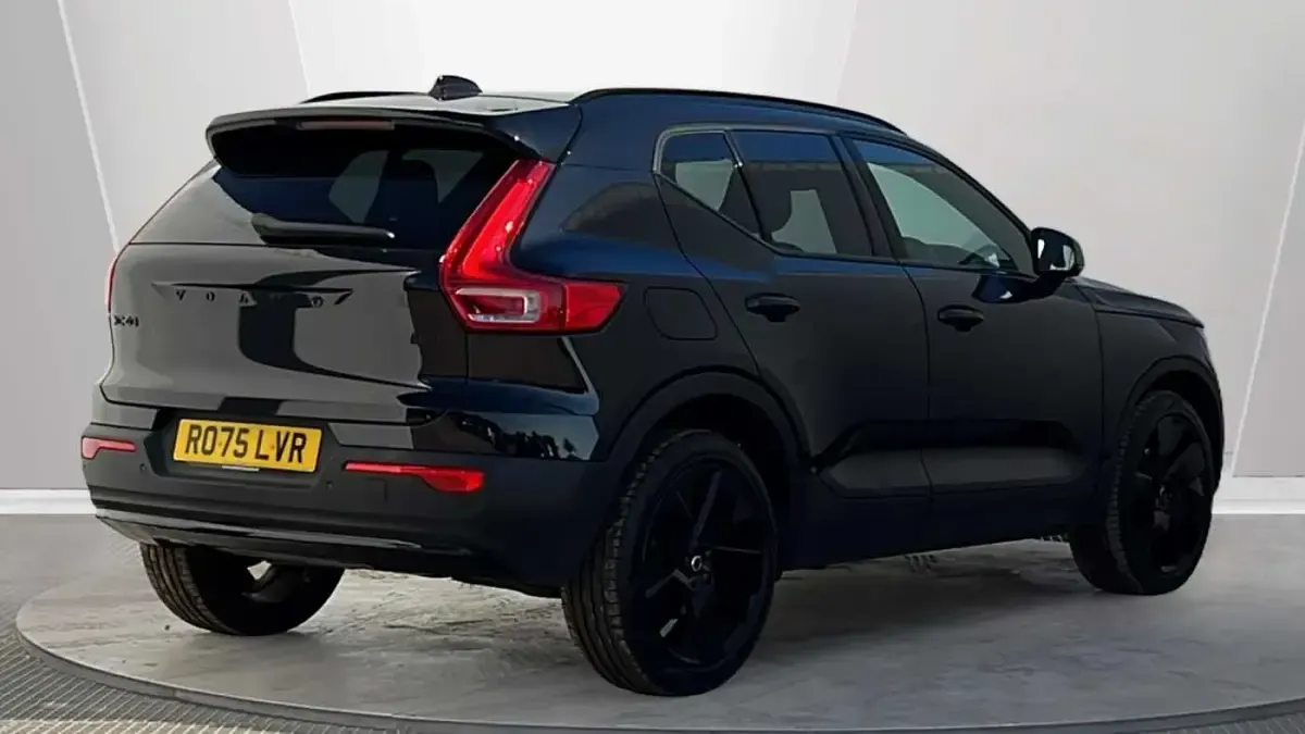 Used Volvo XC40 Plus 194 HP (142 kW) 2025 Black SUV