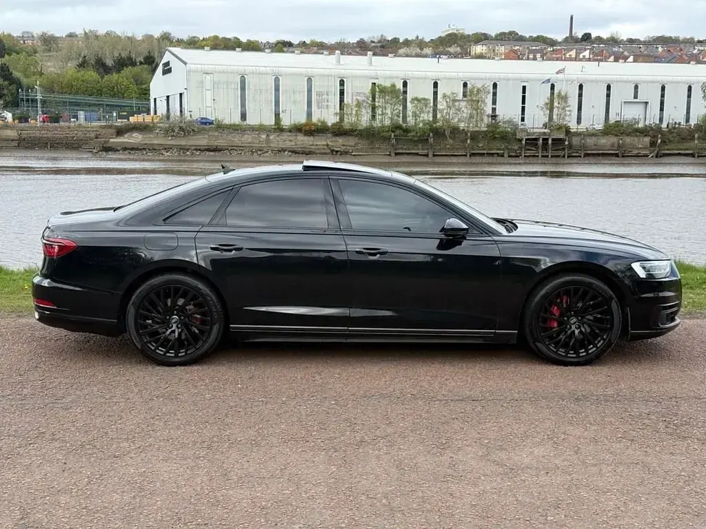 Usado Audi A8 Advanced 286 HP (210 kW) 2018 Preto Sedan