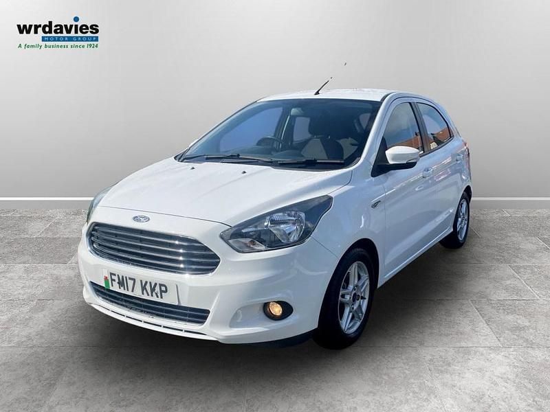 Used Ford Ka Plus Zetec 85 HP (62 kW) 2017 Frozen white Hatchback