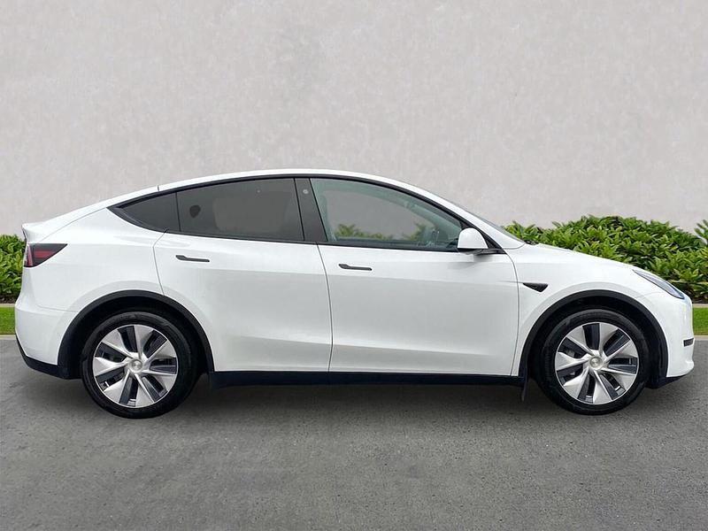 Used Tesla Model Y Long Range AWD 378 kW (514 HP) 2022 White SUV