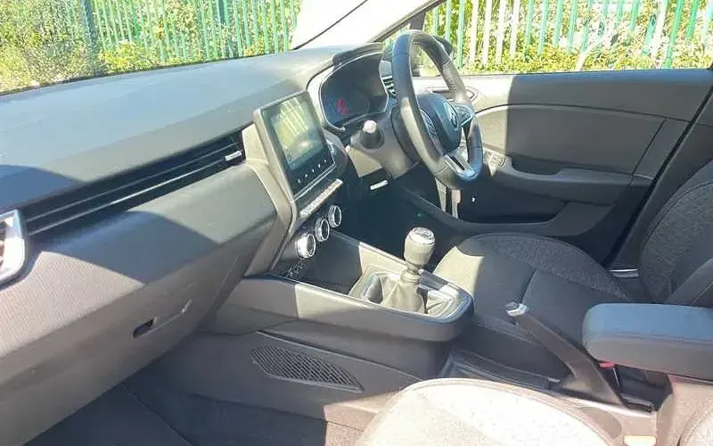 Used Renault Clio Iconic 90 HP (66 kW) 2021 Black Hatchback