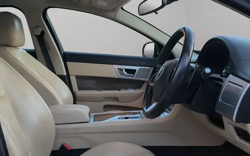 Used Jaguar XF Luxury 200 HP (147 kW) 2015 Sedan