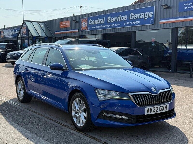 Blue Used 2022 Skoda Superb SE Estate | £16,995 (Fair price) - Image 1/2