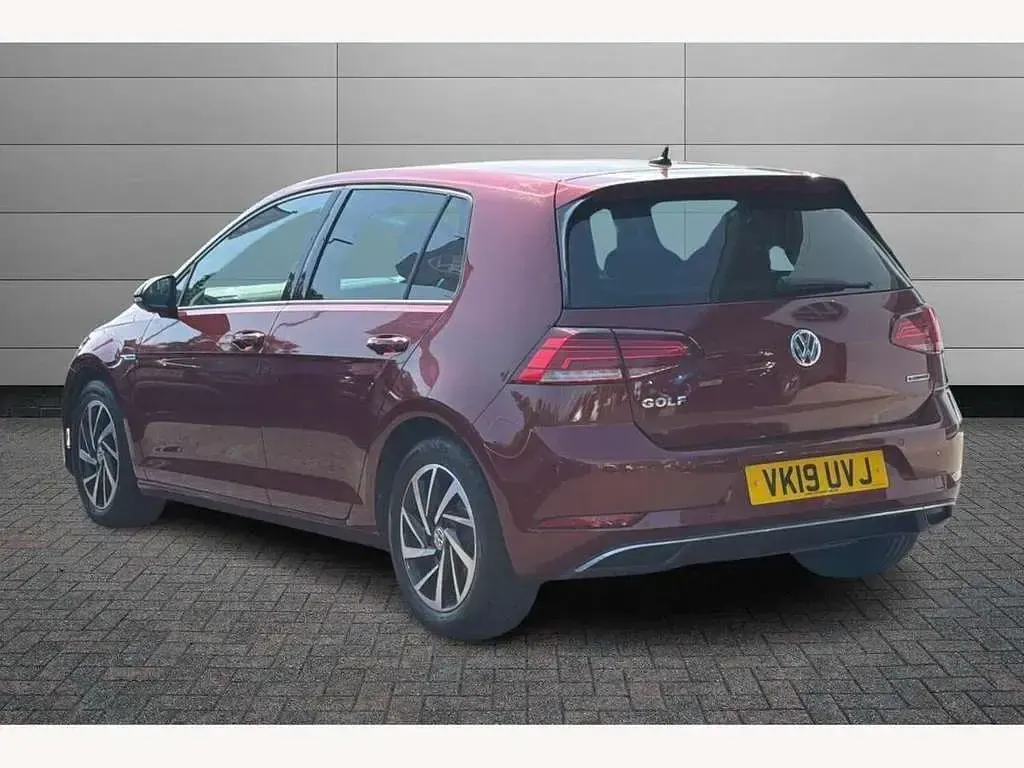 Used VW Golf VII Match 130 HP (95 kW) 2019 Red Hatchback