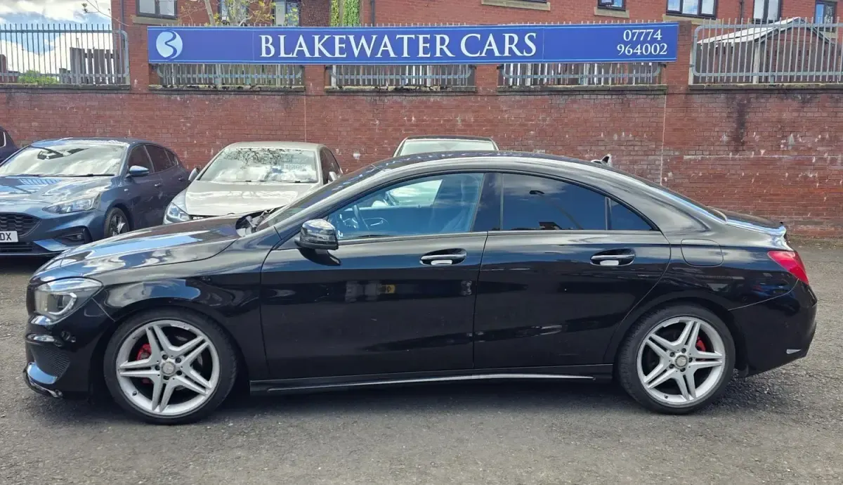 Usado Mercedes CLA200 AMG 136 HP (100 kW) 2015 Preto Sedan