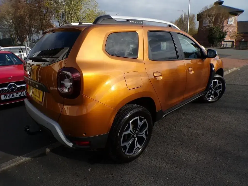 Begagnad Dacia Duster Prestige 90 HK (66 kW) 2021 Orange SUV