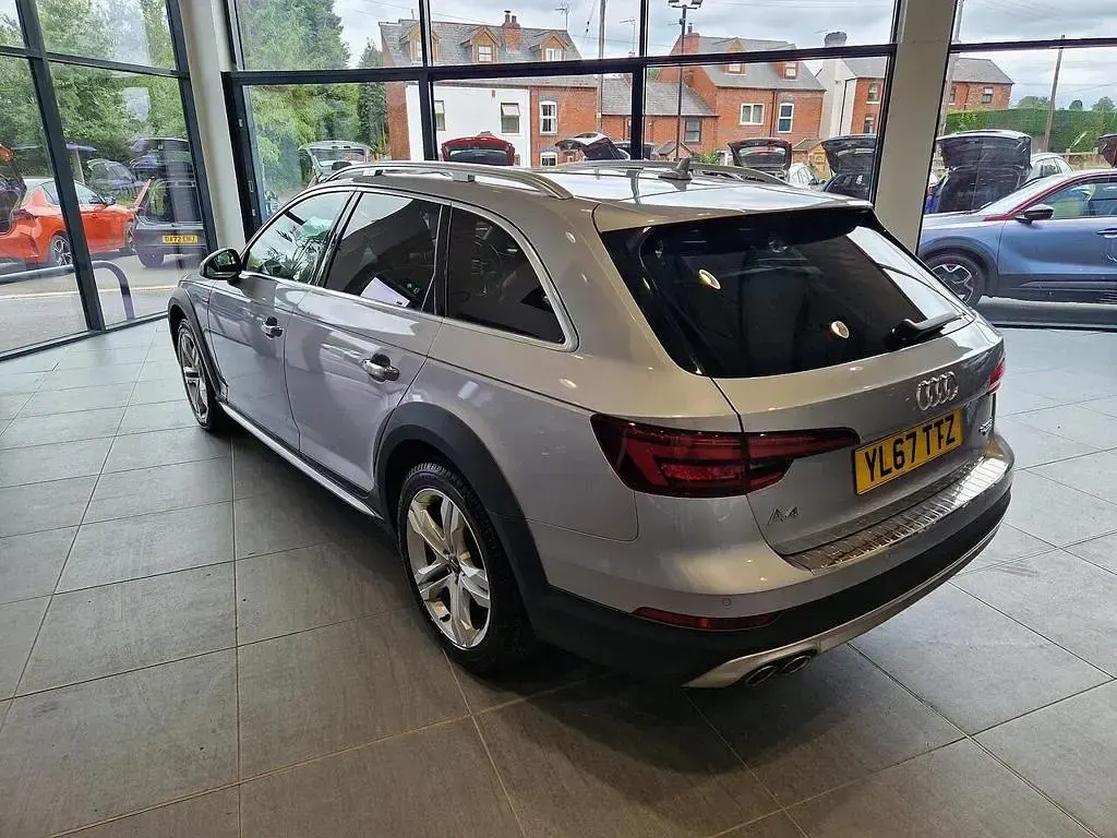 Used Audi A4 Allroad Sport 190 HP (139 kW) 2018 Silver Estate