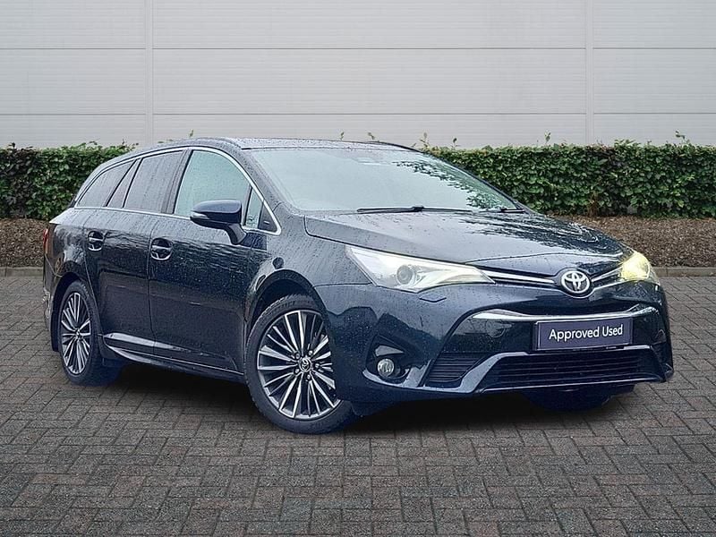 Used Toyota Avensis T2 147 HP (108 kW) 2017 Grey Estate