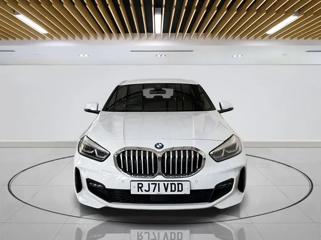 Used BMW 118 M Sport 136 HP (100 kW) 2021 White Hatchback