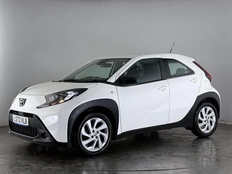 Used Toyota Aygo X PURE 2022 White SUV