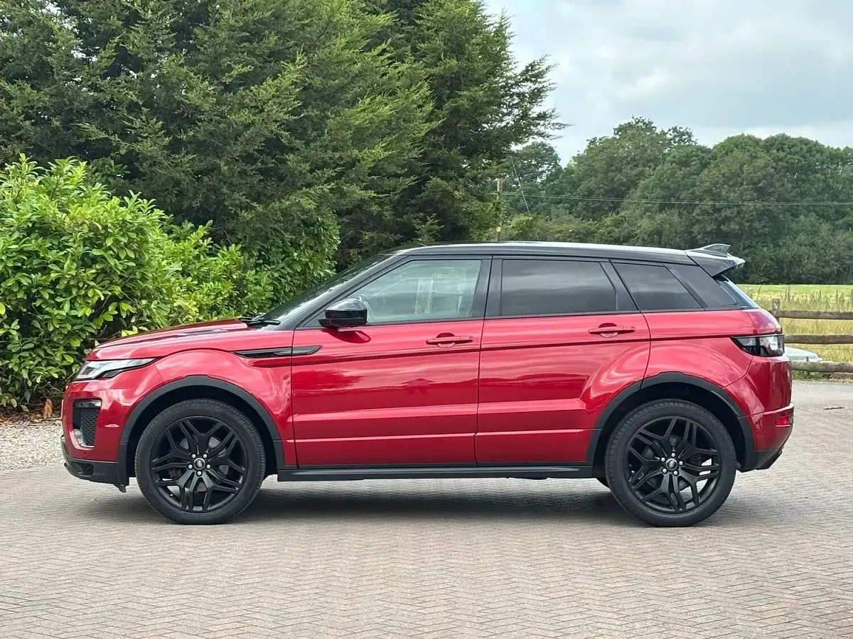 Used Land Rover Range Rover evoque HSE Dynamic 240 HP (176 kW) 2019 Red SUV