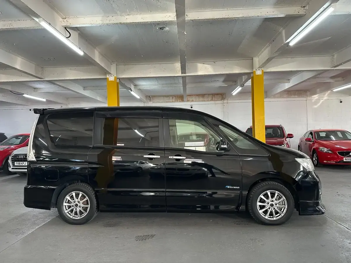 Used Nissan Serena 2025 Black