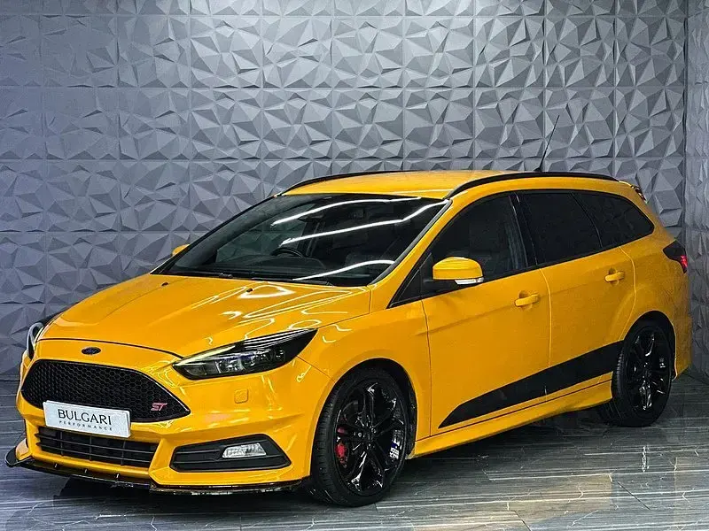Used Ford Focus ST 250 HP (183 kW) 2017 Orange Estate