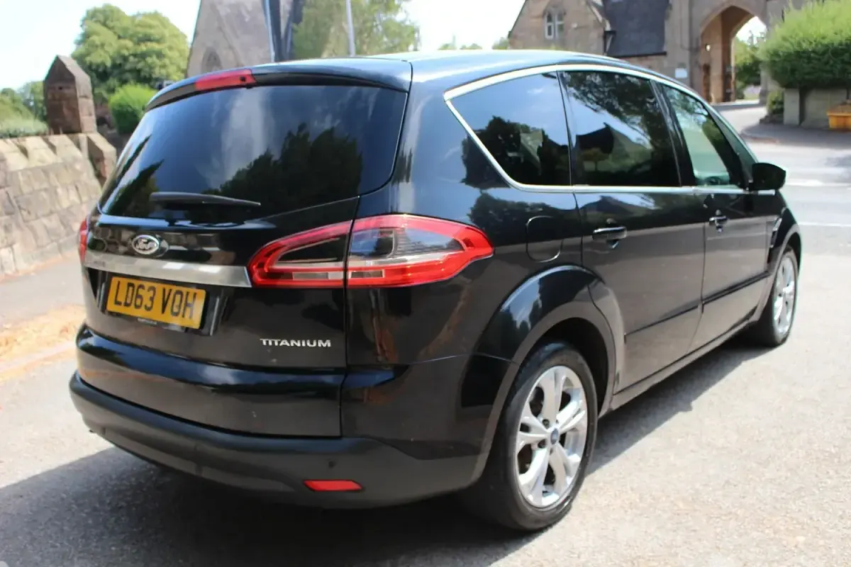 Used Ford S-MAX Titanium 115 HP (84 kW) 2013 Black MPV