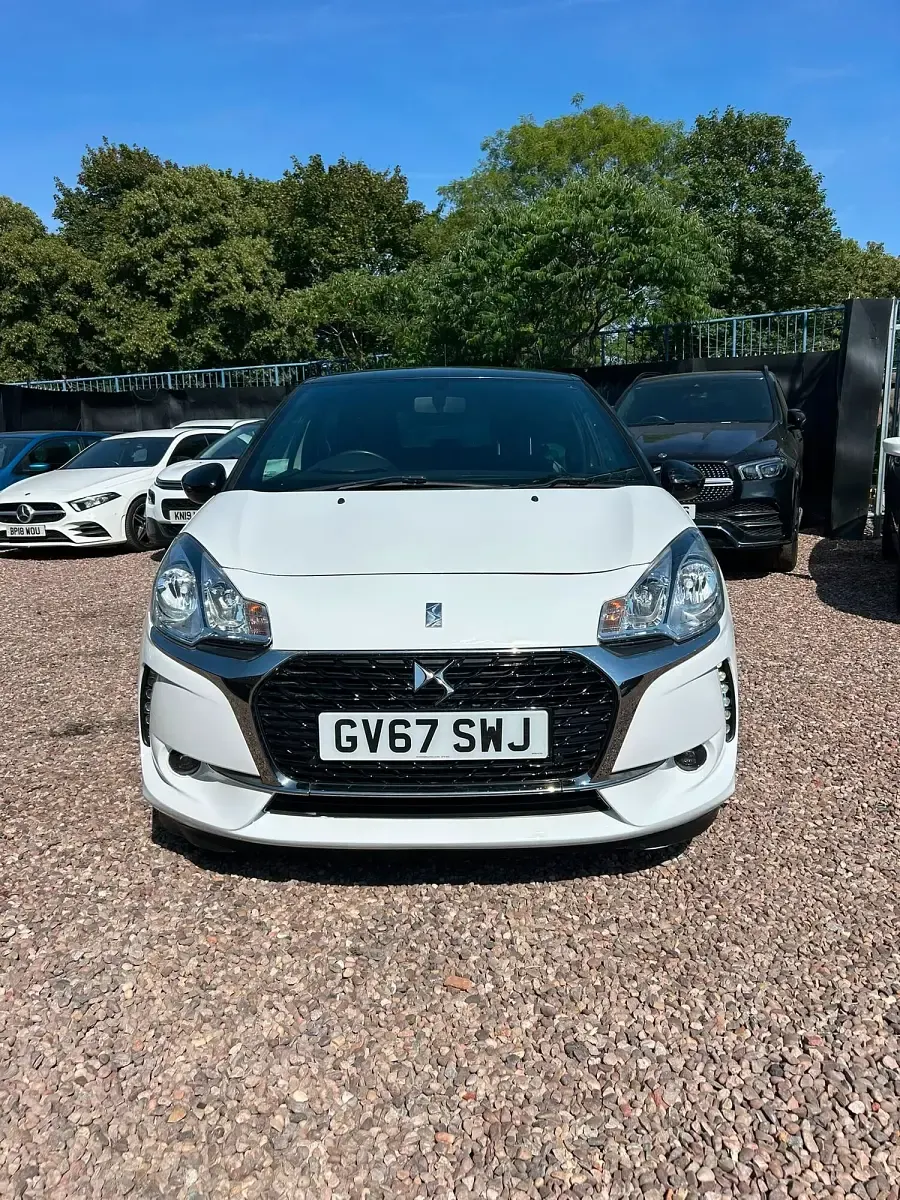 Used DS Automobiles DS3 Connected Chic 2018 White Hatchback