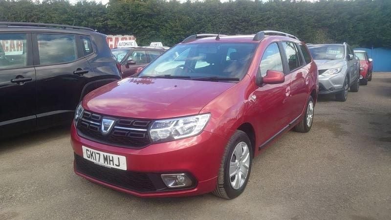Used Dacia Logan MCV Lauréate 90 HP (66 kW) 2017 Red Estate