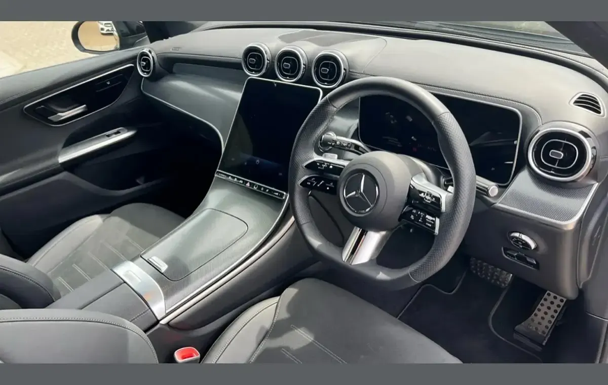 Used Mercedes GLC300 Urban 308 HP (226 kW) 2025 Grey SUV