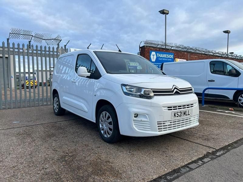 White Used 2021 Citroën Berlingo MPV | £6,495 (Fair price) - Image 1/4