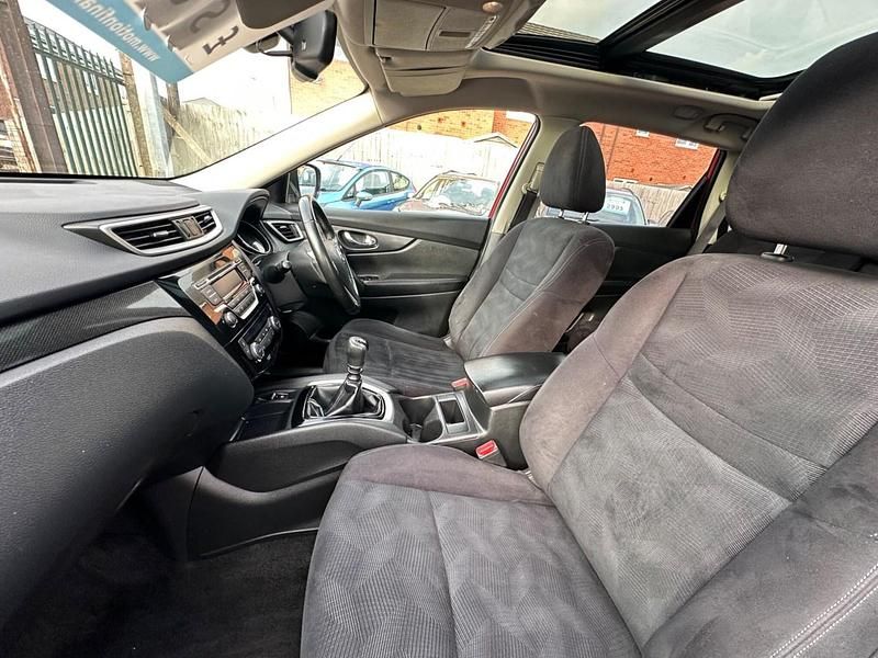 Used Nissan X-Trail Acenta 130 HP (95 kW) 2016 Red SUV