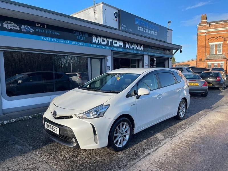 Used Toyota Prius 122 HP (89 kW) 2022 White Hatchback
