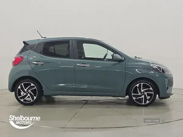 Used Hyundai i10 Premium 67 HP (49 kW) 2023 Green Hatchback