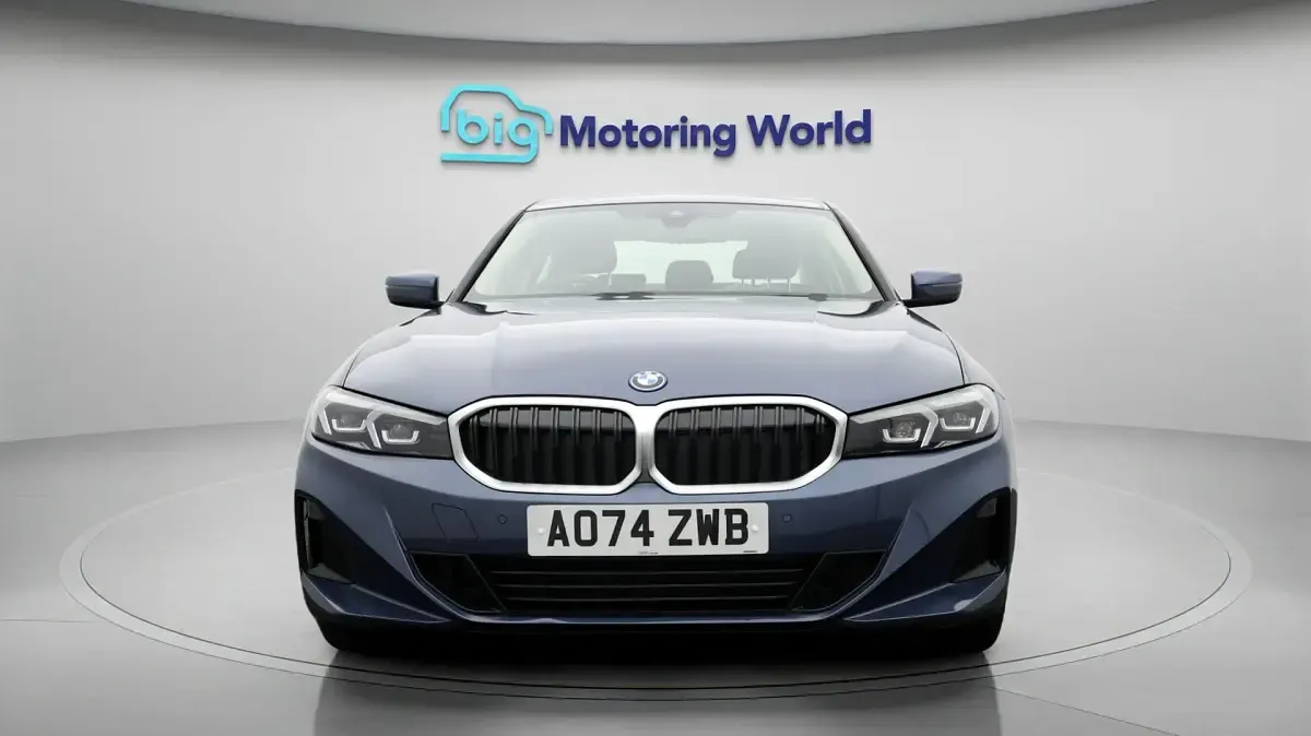 Used BMW 330e Sport Line 292 HP (214 kW) 2024 Blue Sedan