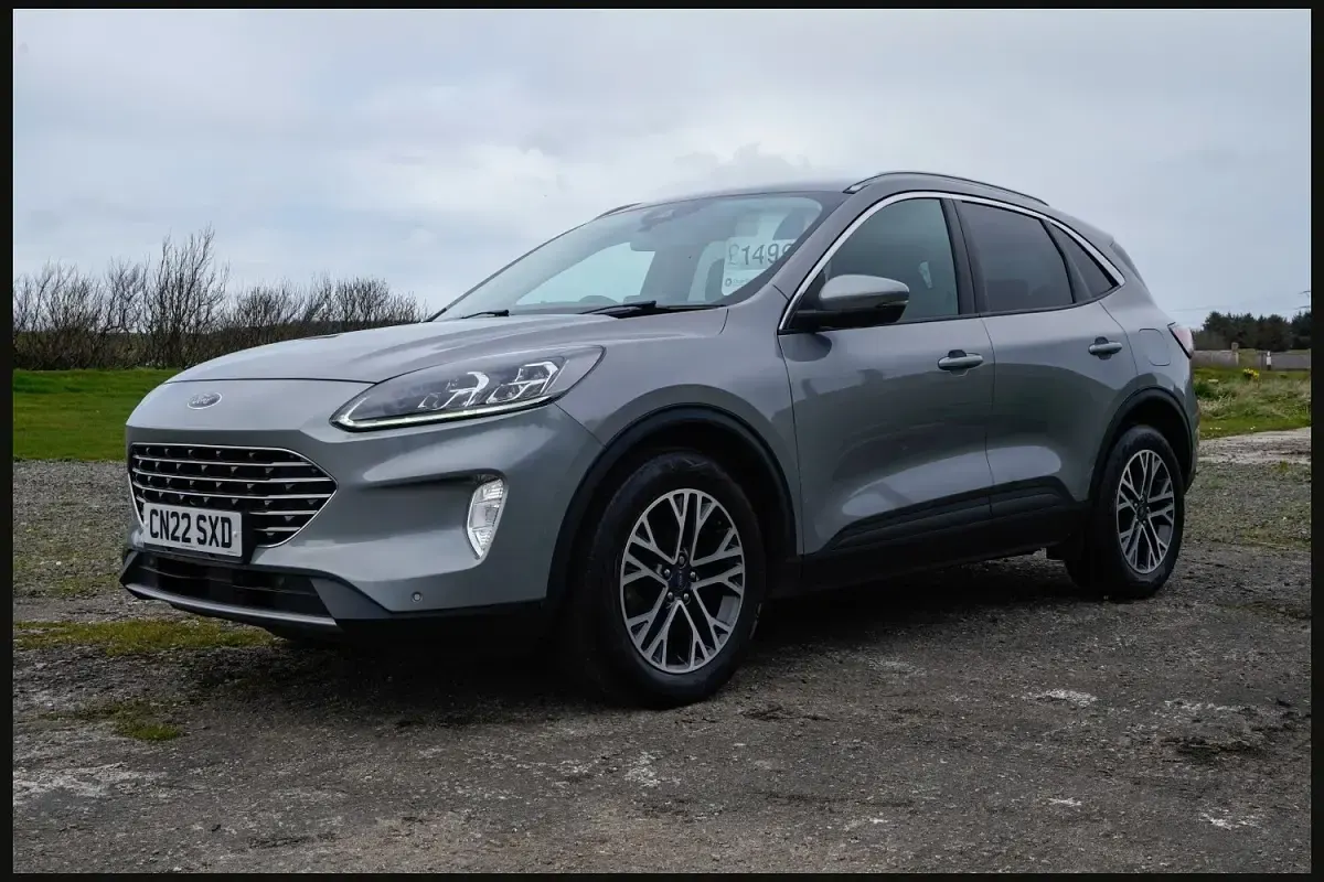 Used Ford Kuga Titanium 120 HP (88 kW) 2022 Silver SUV