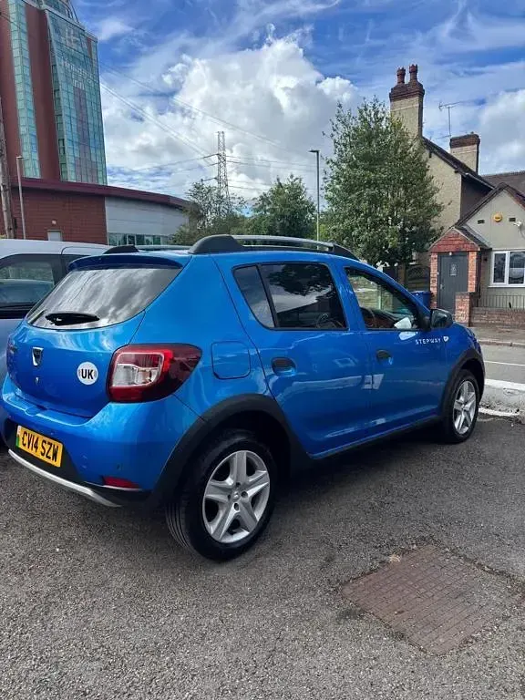 Used Dacia Sandero Lauréate 2014 Blue Hatchback