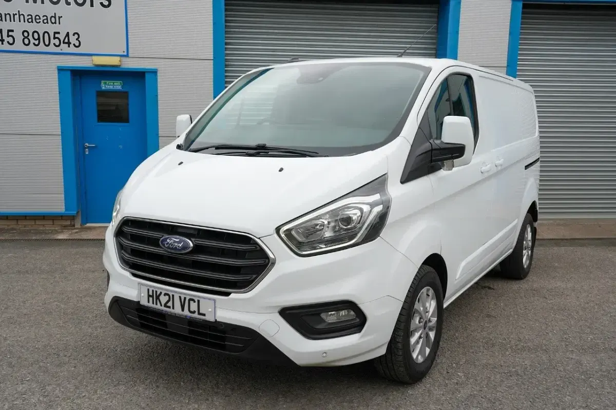Used Ford Transit Custom Limited 130 HP (95 kW) 2021 White Van