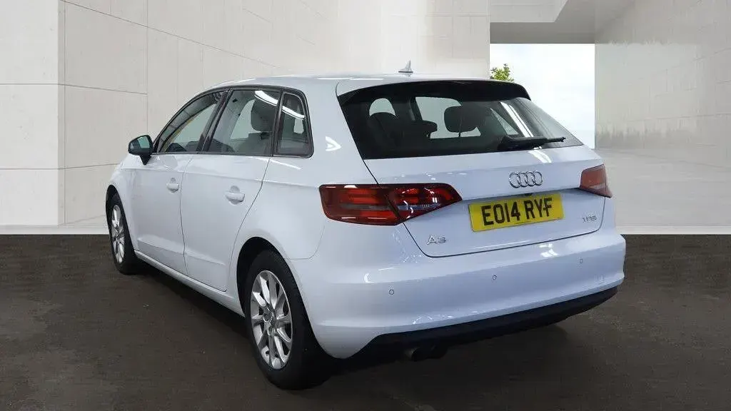 Used Audi A3 Sportback Comfort 2014 White Hatchback