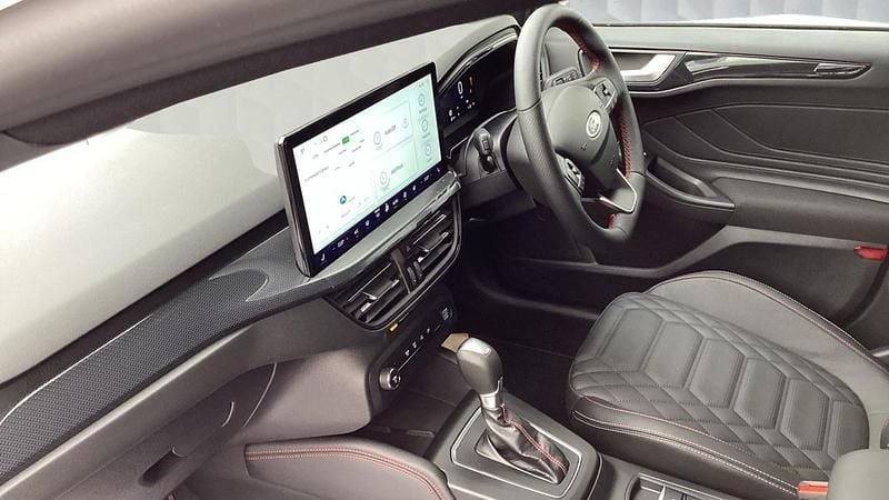 Used Ford Focus ST-Line X 2025 White Estate