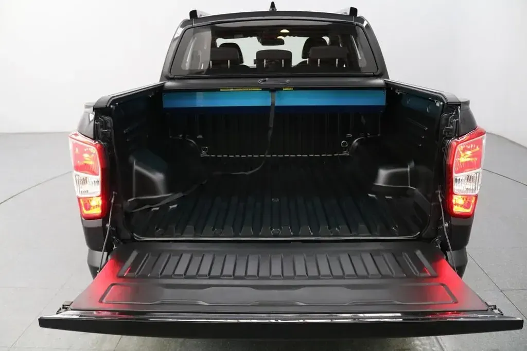 New KGM Musso 202 HP (148 kW) 2025 Black Pickup