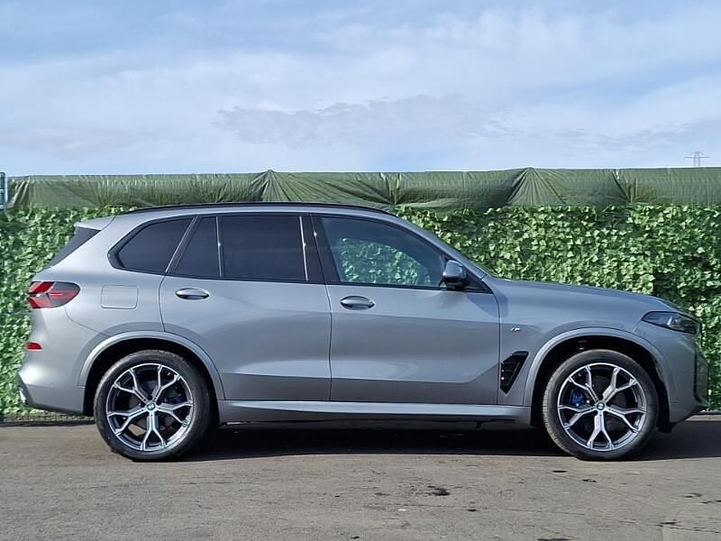 Usado BMW X5 M Sport 298 HP (219 kW) 2025 Cinzento SUV