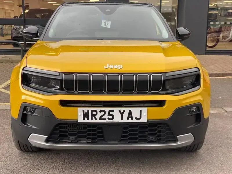 Used Jeep Avenger Summit 100 HP (73 kW) 2025 Yellow/black SUV